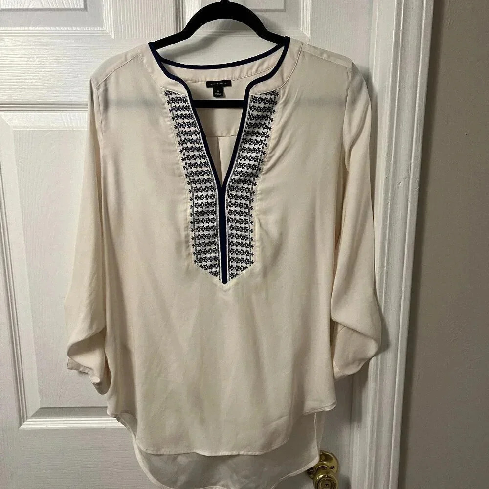 Women’s Ann Taylor Long Sleeve Shirt Size Medium